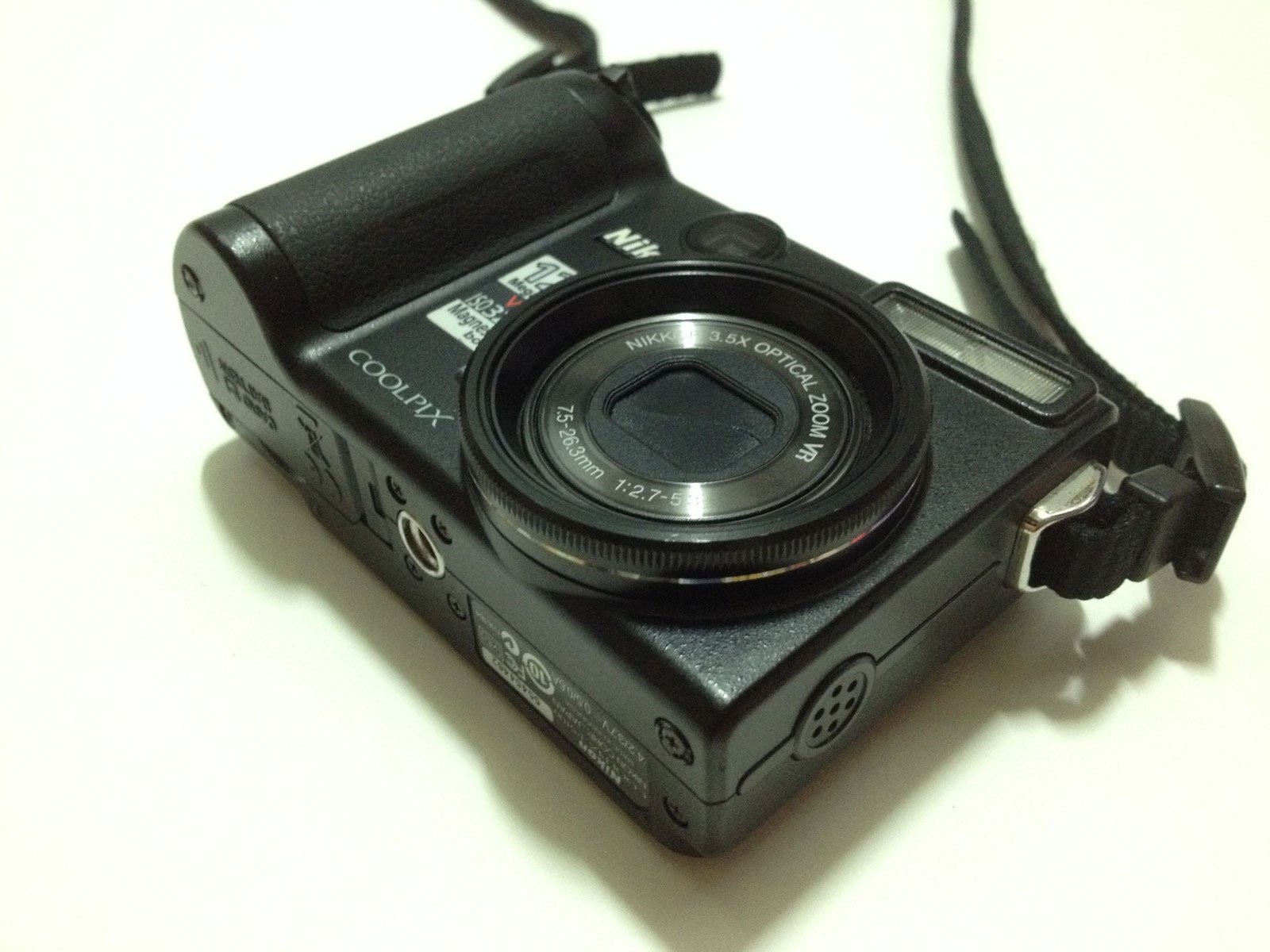 Amazon.com : Nikon Coolpix P5100 12.1MP Digital Camera with 3.5x