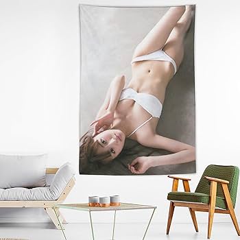 Amazon.co.jp: 岡崎紗絵グラビア水着画像写真のタペストリー