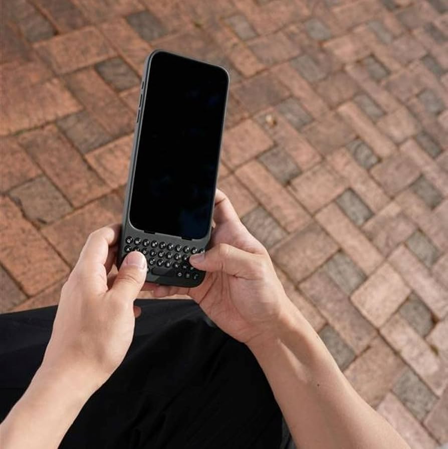 Amazon.co.jp: Clicks(クリックス) iPhone 16 Pro 用 キーボード付き