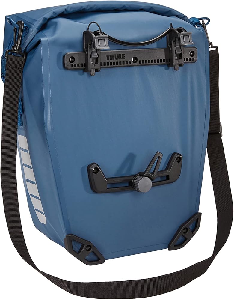 Amazon.com: Thule Shield Pannier Blue Large : Sports & Outdoors