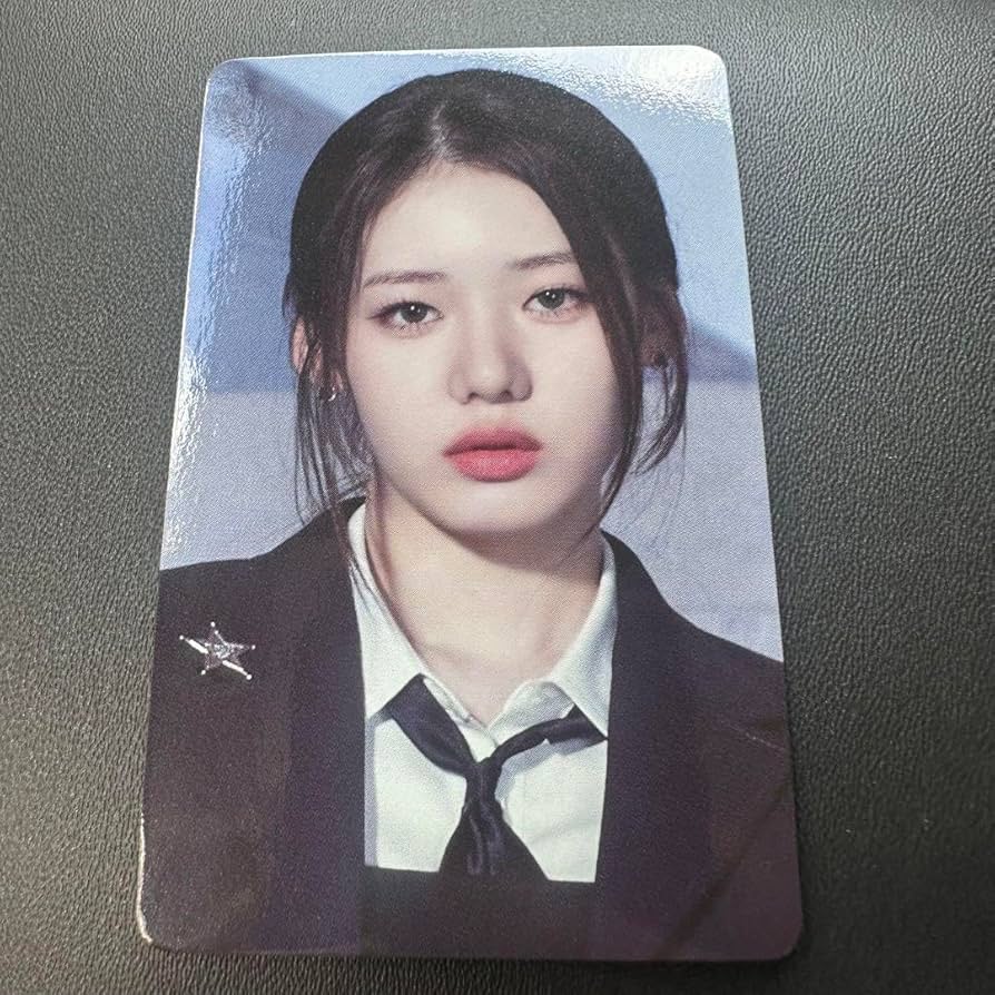 Amazon.co.jp: BABYMONSTER ベビモン 会場限定トレカ ローラ : おもちゃ