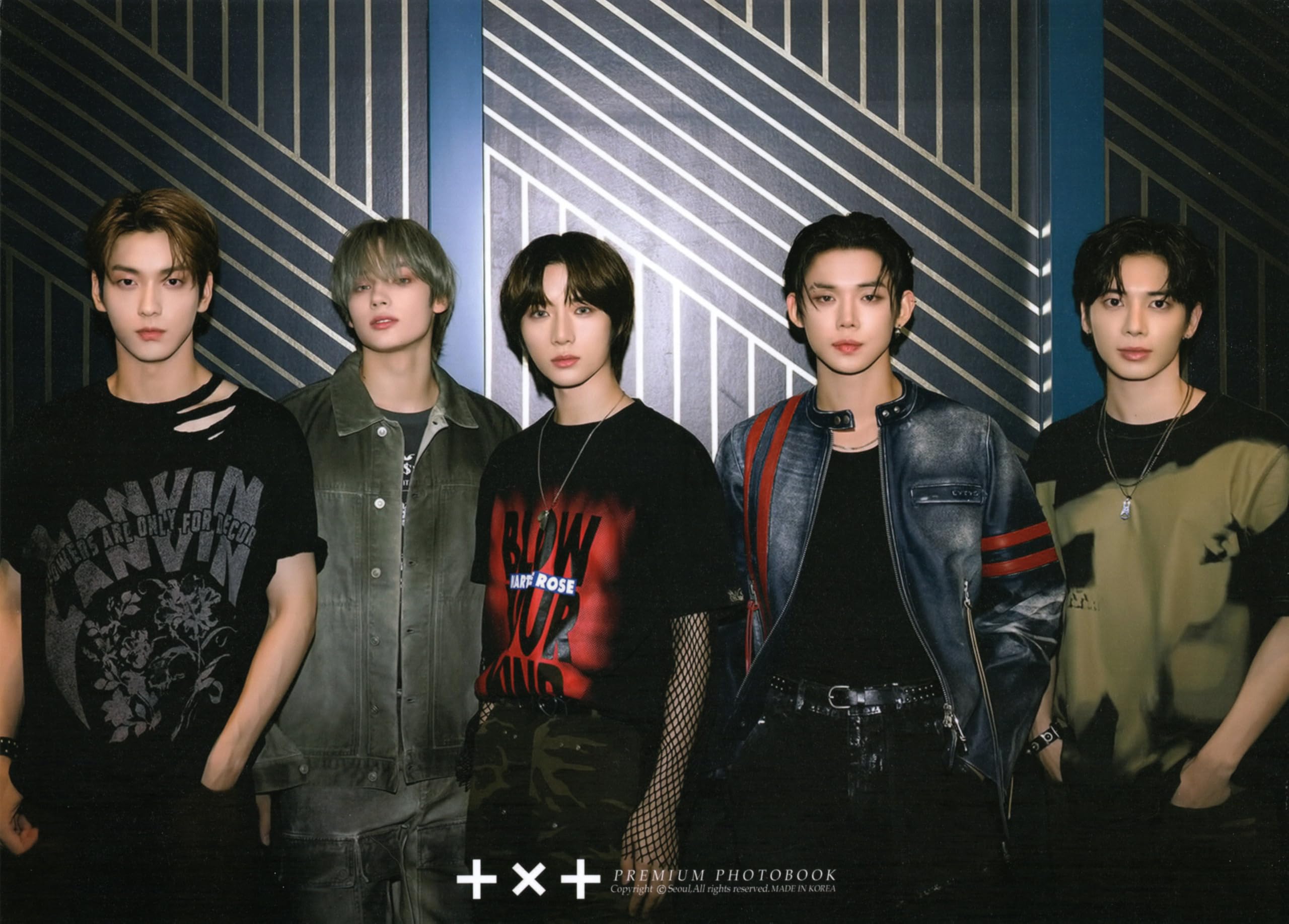 Amazon.co.jp: TXT グッズ 写真集 Premium Photo Book 大型写真集 +