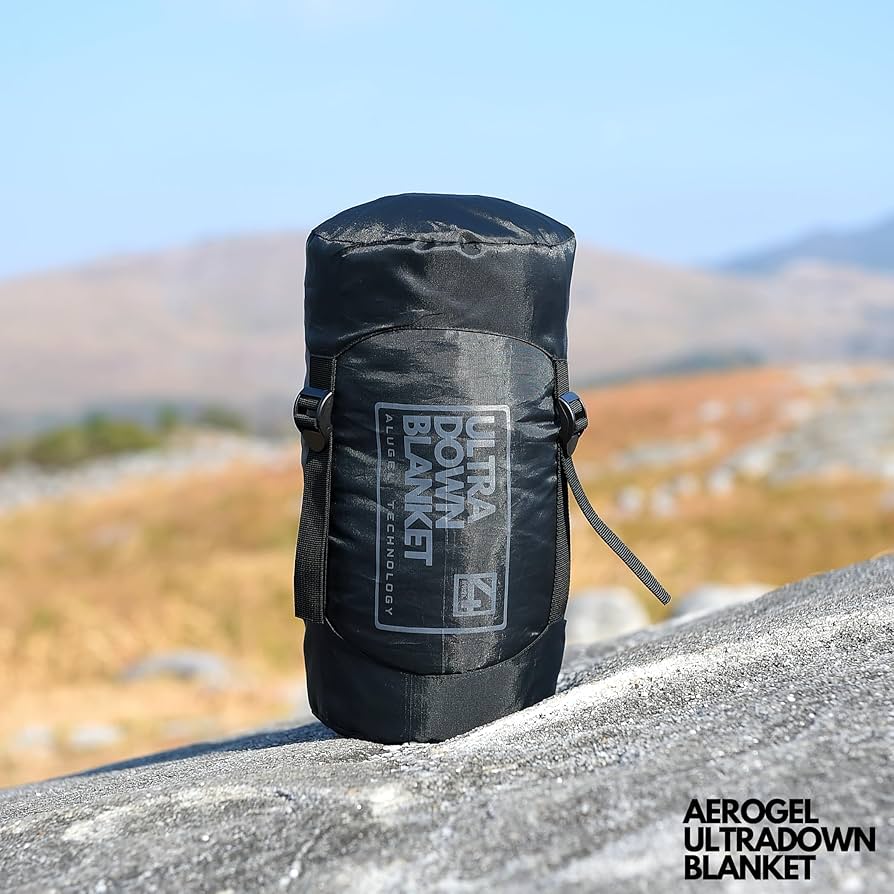 Amazon｜ULTRA DOWN BLANKET -ウルトラダウンブランケット-【極暖5層