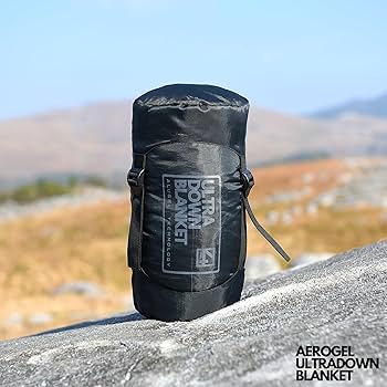 Amazon｜ULTRA DOWN BLANKET -ウルトラダウンブランケット-【極暖5層