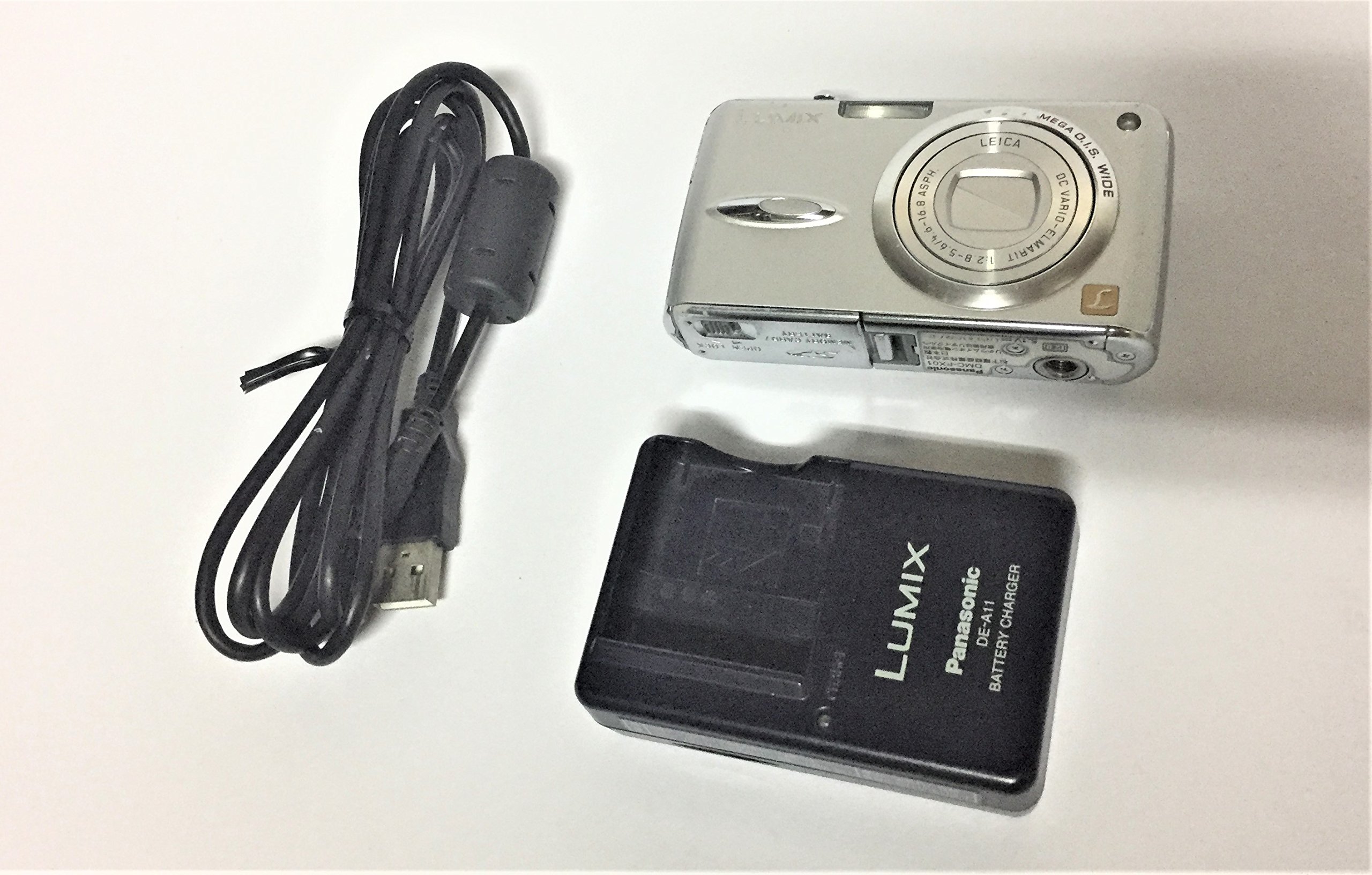 Amazon.co.jp: Panasonic LUMIX DMC-FX01-W Digital Camera Pearl