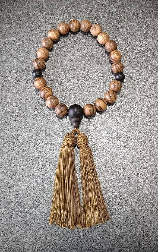 Amazon.co.jp: 沈香 (ベトナム産) 虎紋 伽羅 数珠 念珠 香木 14㎜ 20玉