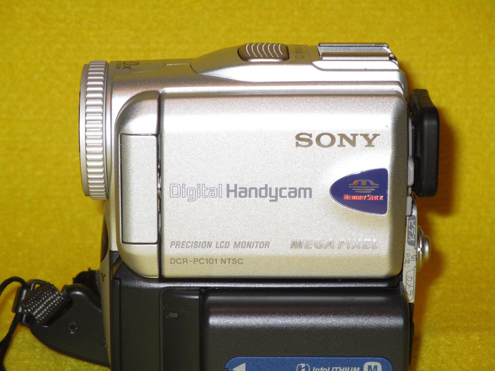 Amazon.co.jp: Sony DCR-PC101 Digital Camcorder miniDV : Electronics