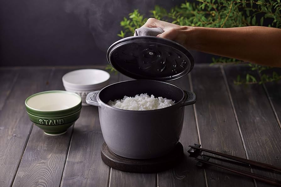Amazon.co.jp: staub ストウブ 「 ラ ココット de GOHAN ブラック M