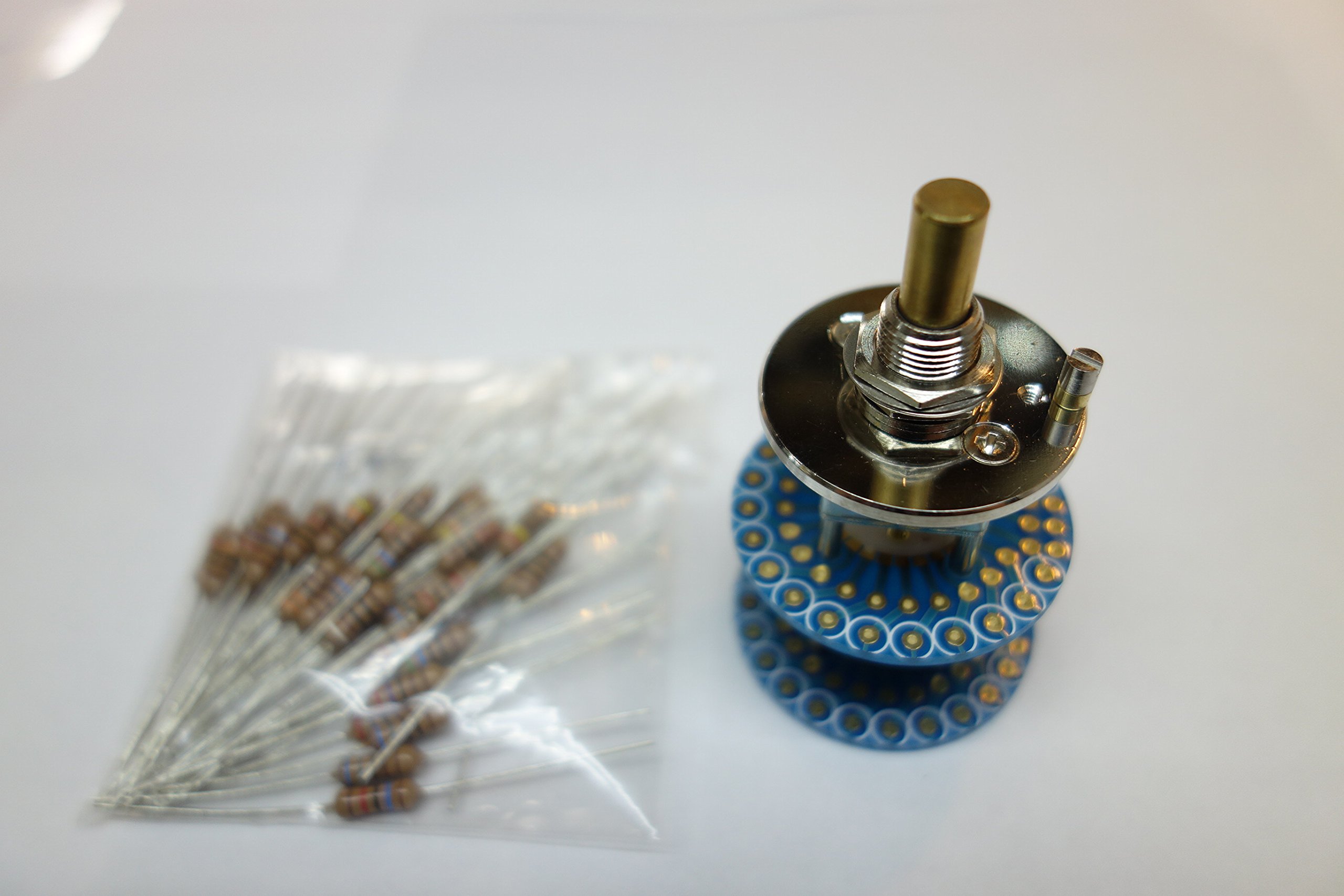 Amazon | 東京光音 アッテネータキット(10KΩ用抵抗付） 1軸2連 10KΩ