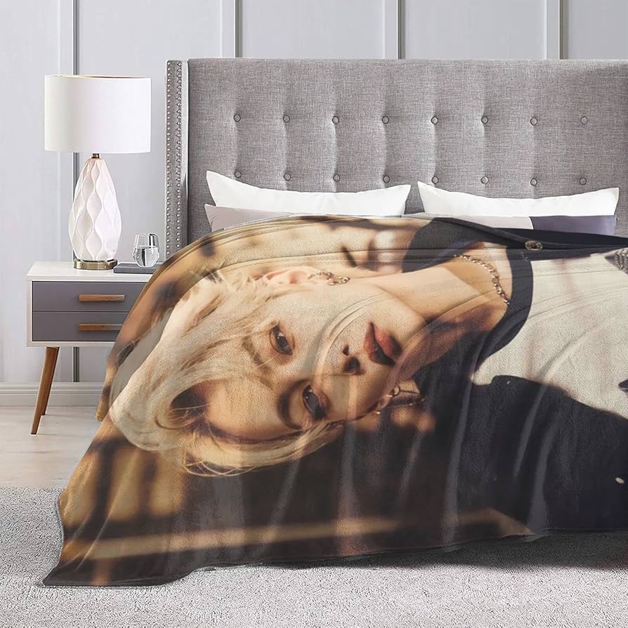 Amazon｜Stray Kids Felix フィリックス (1) ブランケット 軽量 毛玉