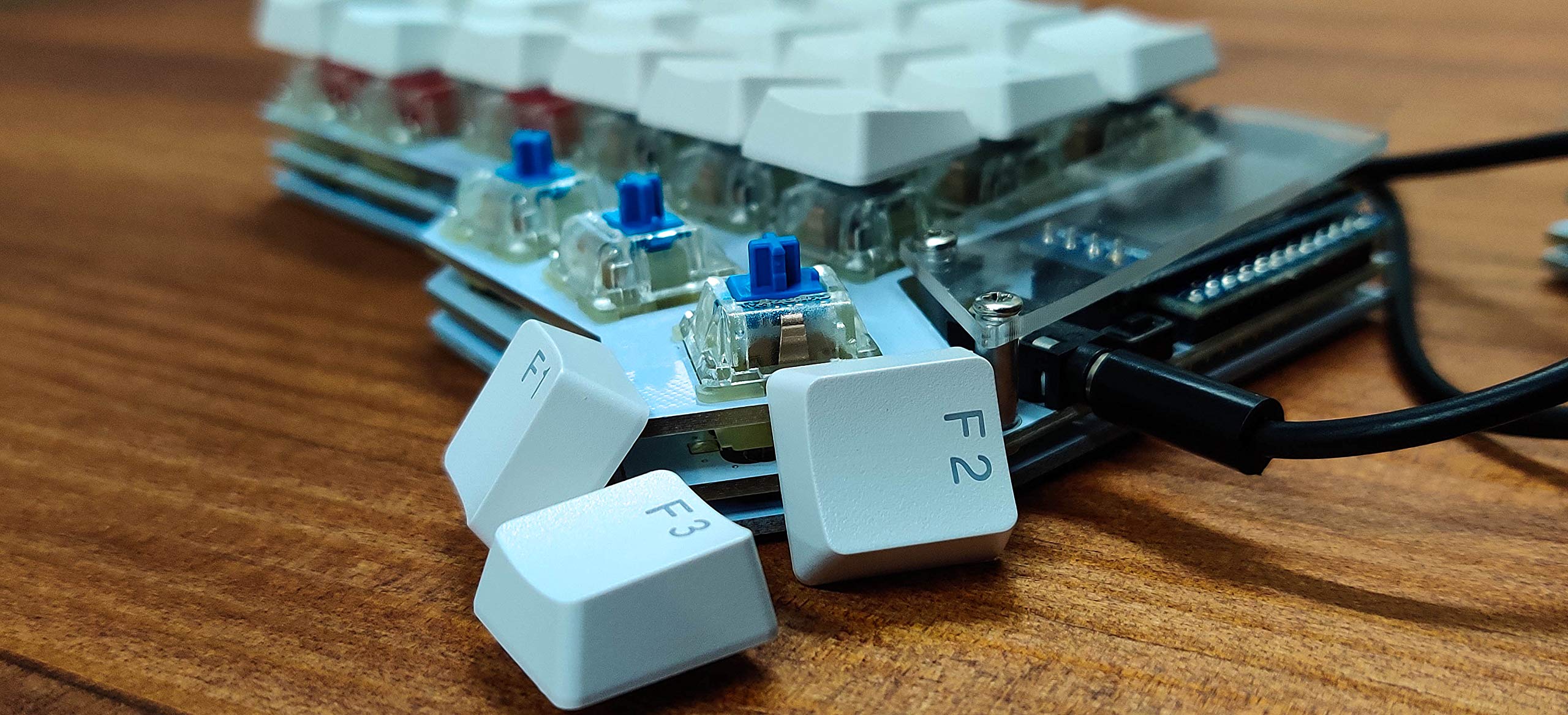 Amazon | Bit Trade One ADSKBCC 