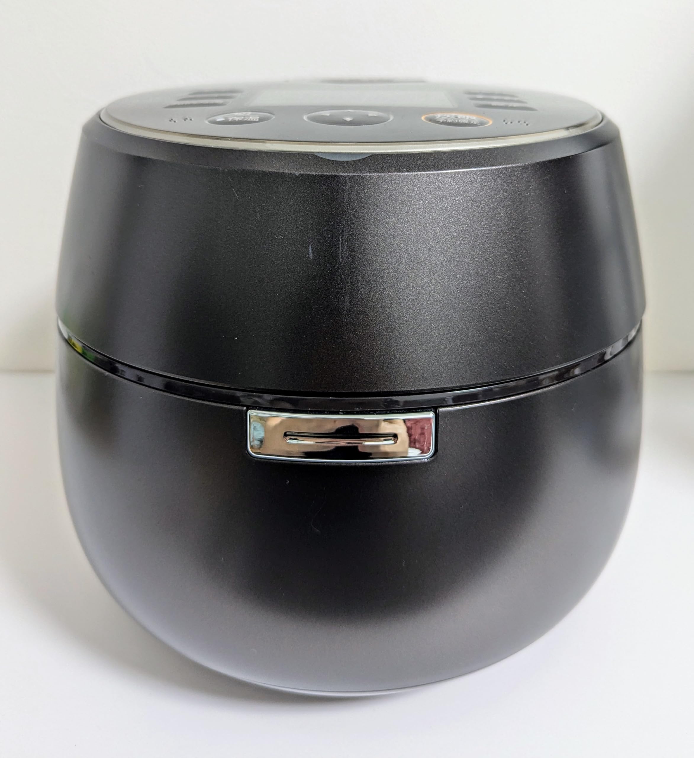 Amazon.co.jp: IHジャー炊飯器（5.5合炊き） 黒銀蒔MITSUBISHI 本炭釜