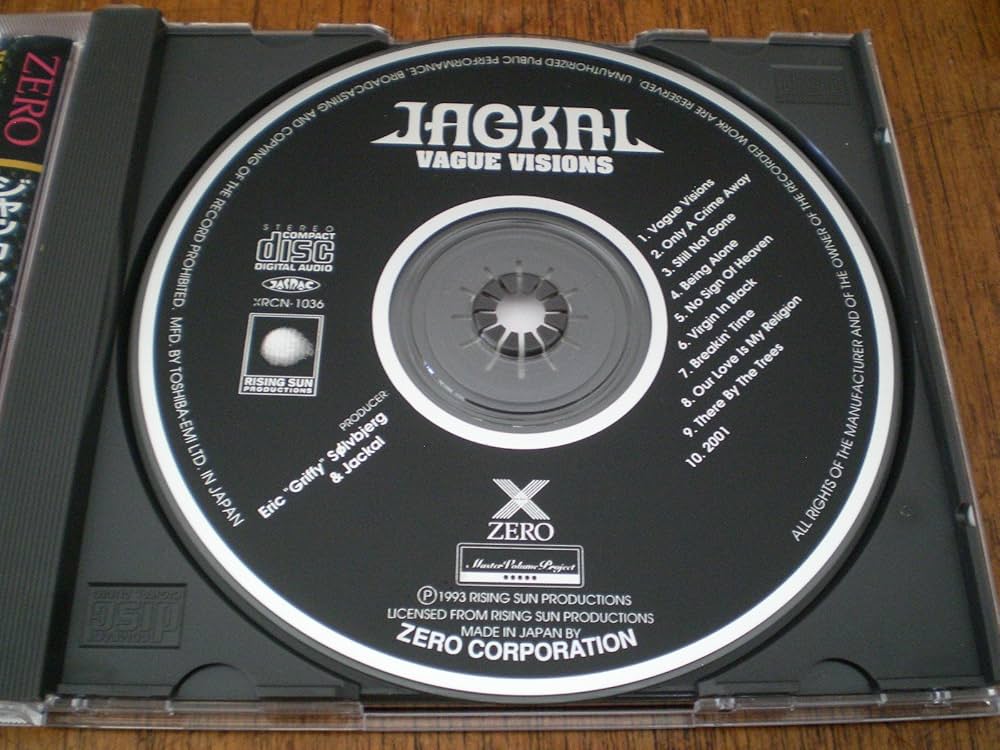 ア・セイフ・ルック・イン・ミラ - Amazon.com Music