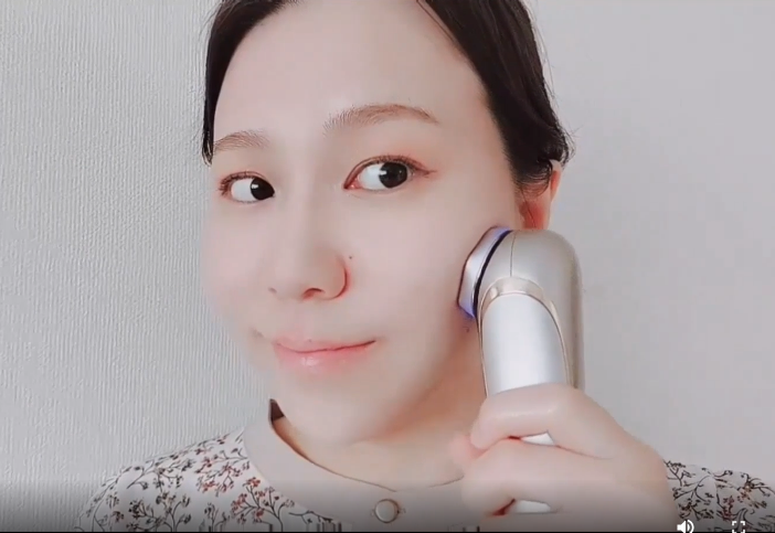 Amazon.co.jp: 美顔器【最新エステ技術】RF美顔器 1台6役 ラジオ波