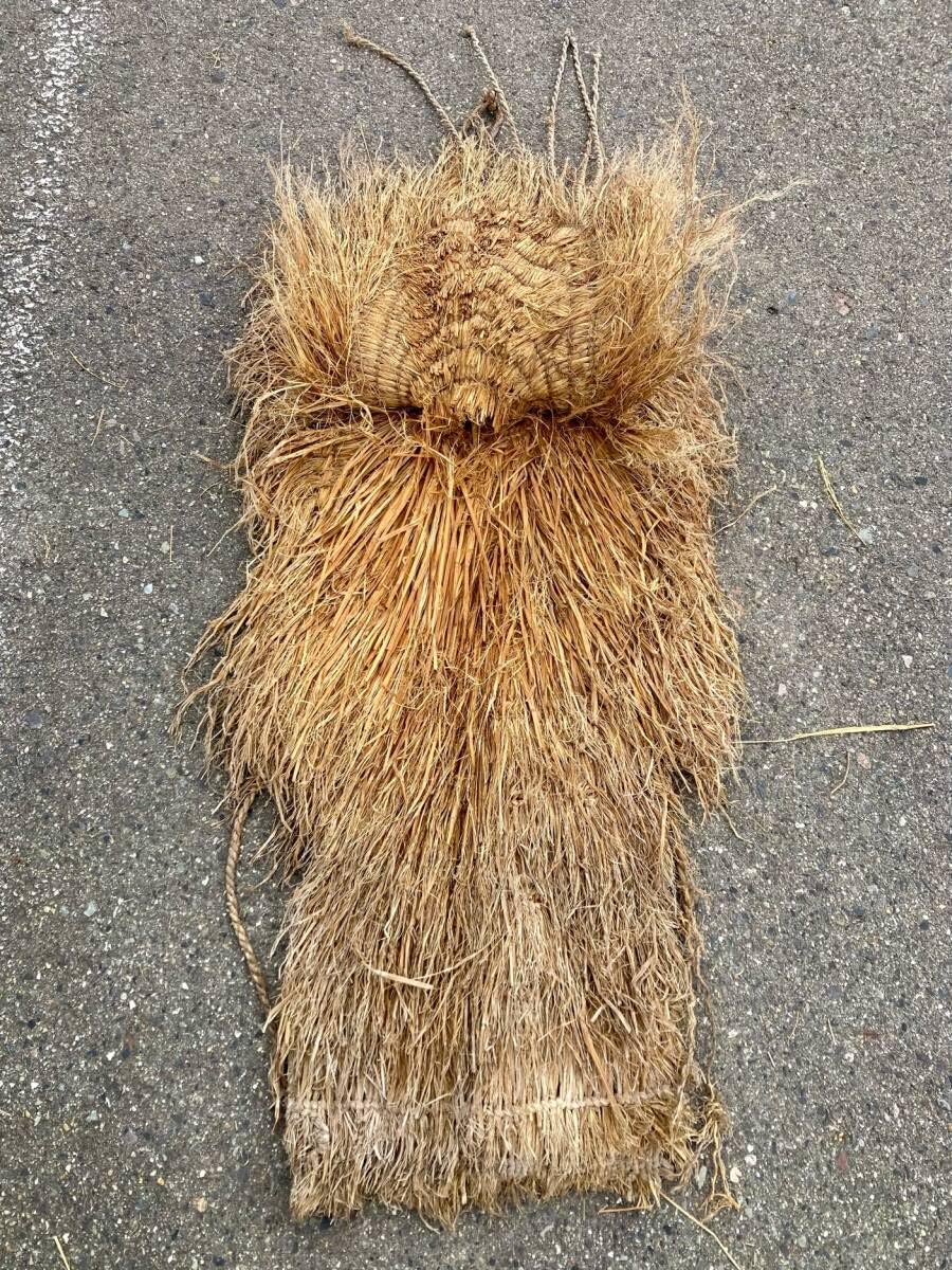 Amazon.co.jp: 雨蓑山-6藁蓑蓑古民具昭和レトロアンティーク手作り