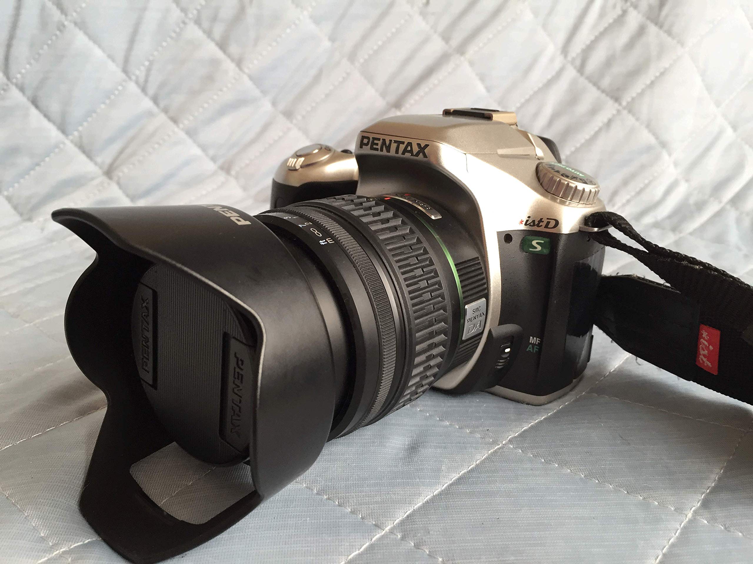 Amazon | PENTAX *ist Dsレンズキット デジタル一眼レフカメラ [DA18