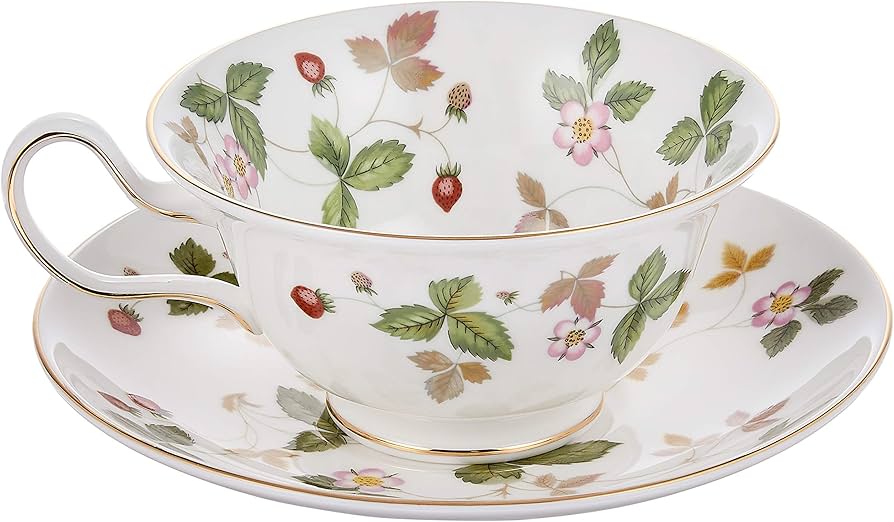 Amazon｜Wedgwood (ウェッジウッド) ワイルド・ストロベリー 磁器