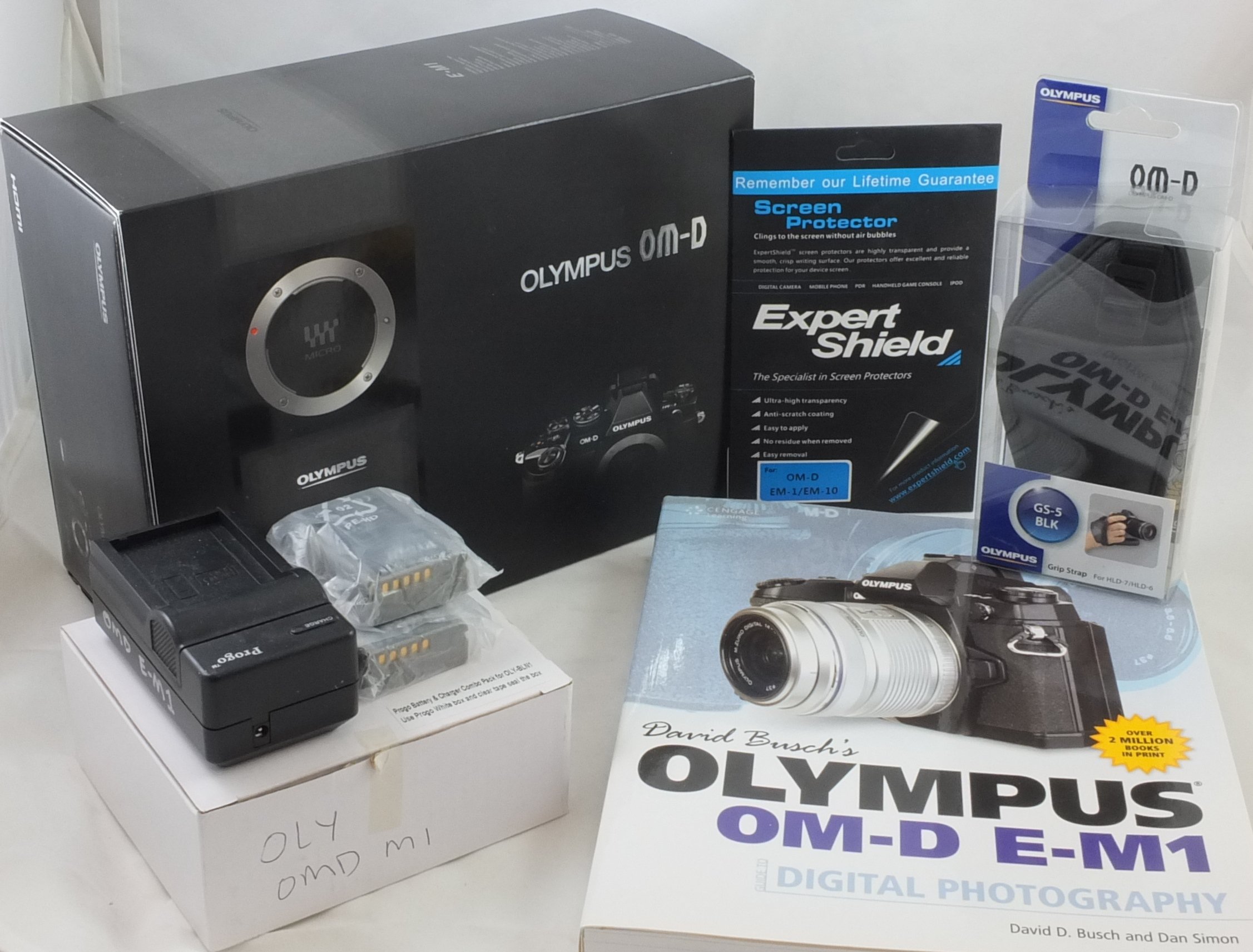 Amazon.com : Olympus OM-D E-M1 Mirrorless Digital Camera with 16MP