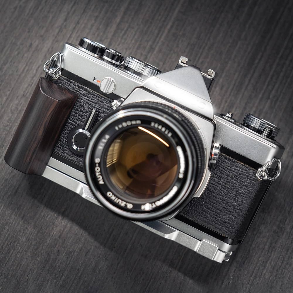 Amazon | Iborrys レトロ実木 カメラグリップ 、対応 Olympus