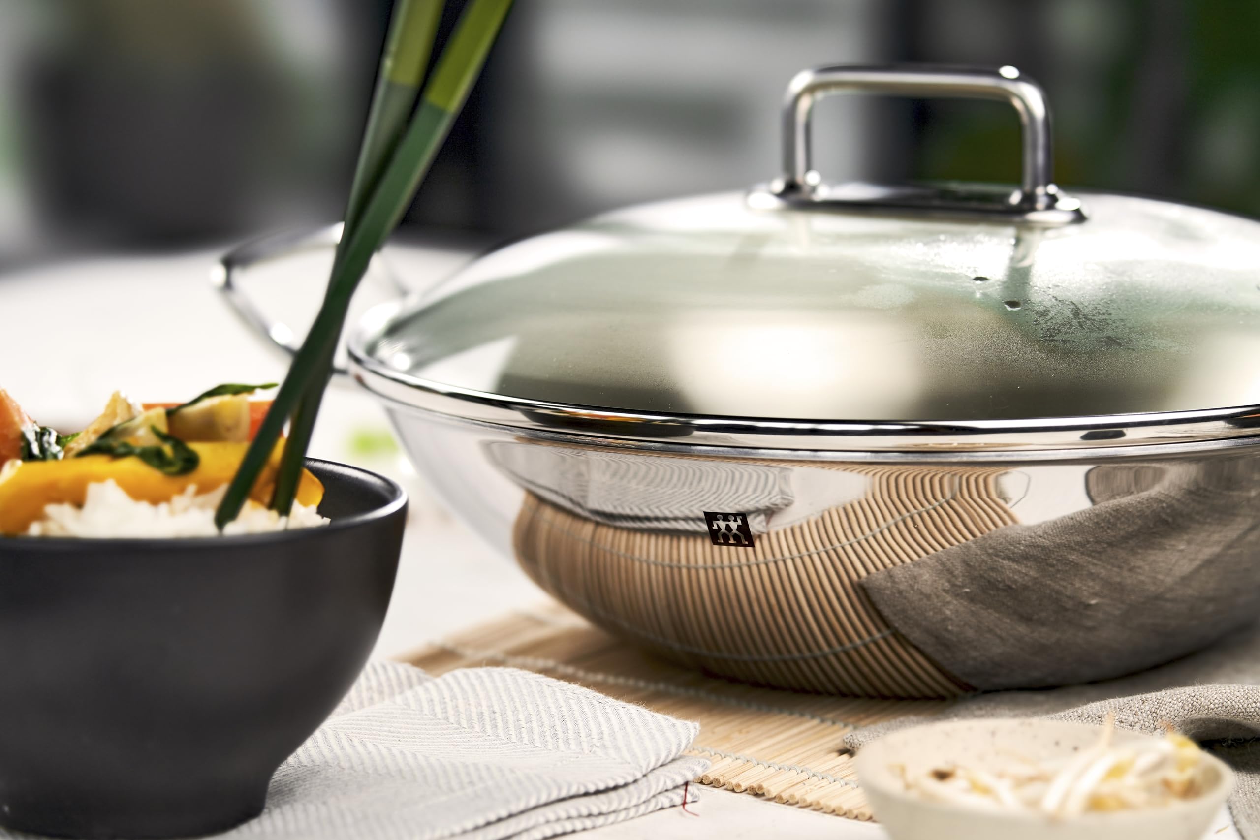 Amazon.com: ZWILLING Plus Wok, 32cm: Home & Kitchen