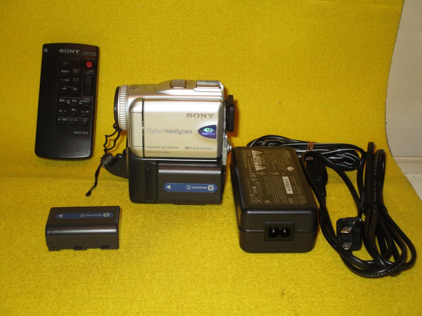 Amazon | SONY DCR-PC101 デジタルビデオカメラ miniDV | ビデオカメラ