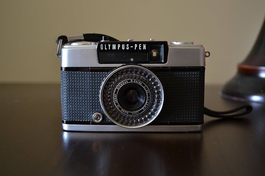 Amazon.com : Olympus Pen EE-3 Half Frame 35mm Camera With 28mm F