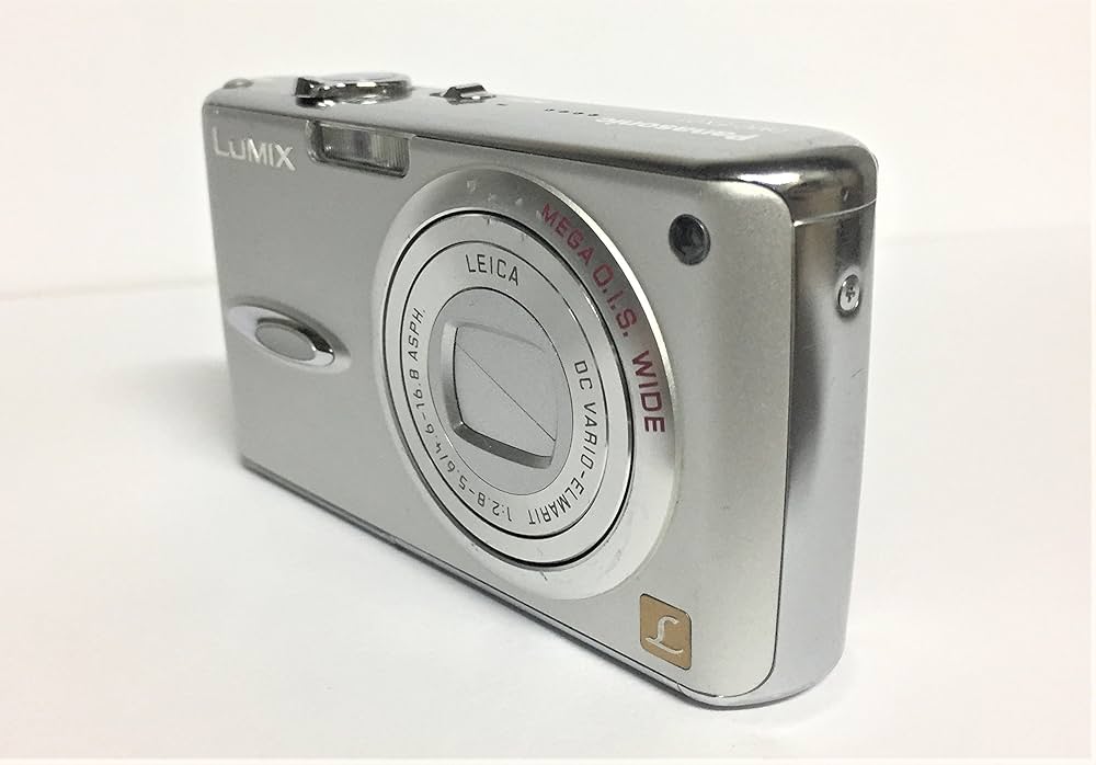 Amazon.co.jp: Panasonic LUMIX DMC-FX01-W Digital Camera Pearl