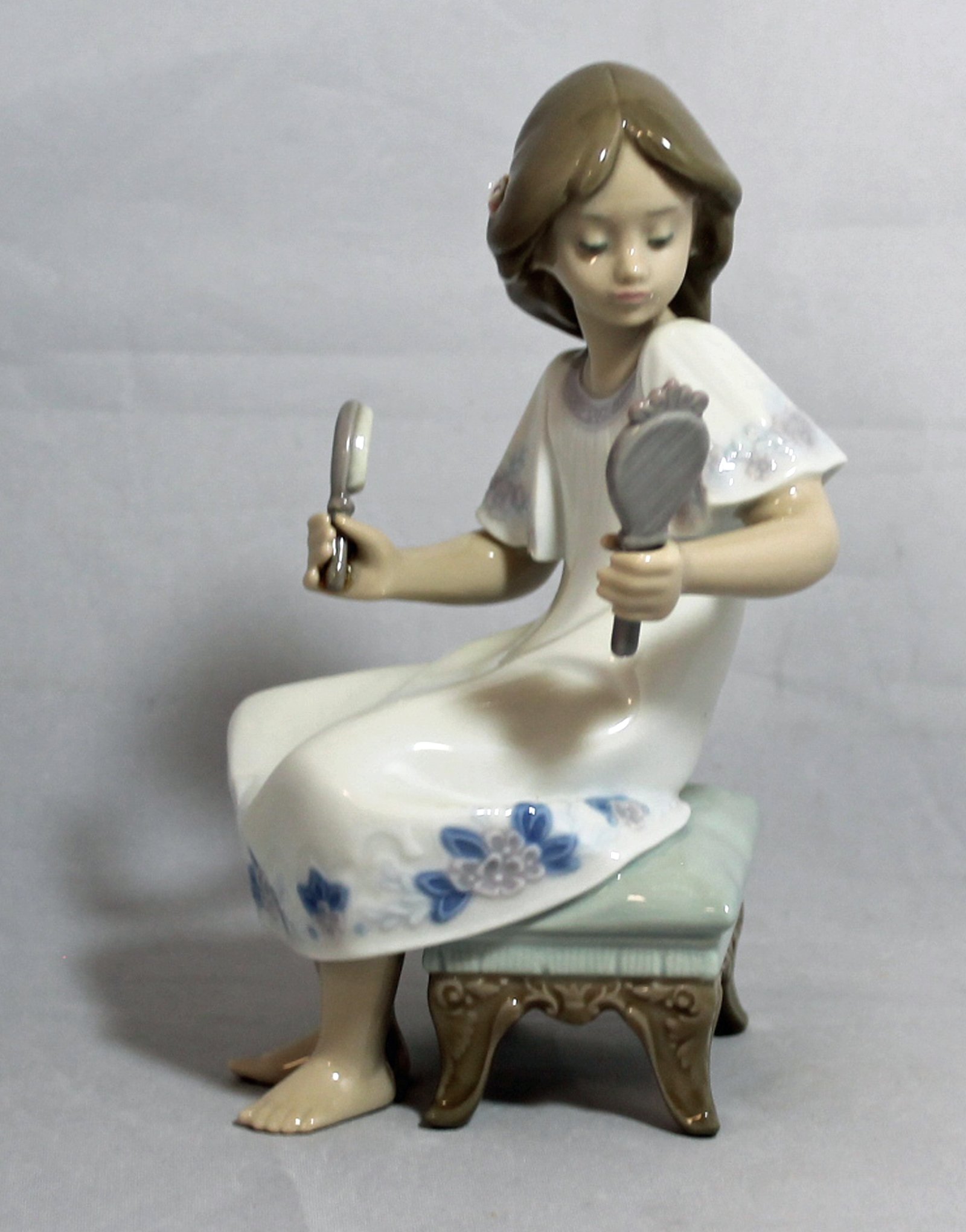 Amazon.co.jp: LLADRÓ I Feel Pretty コレクターフィギュア #5678 引退