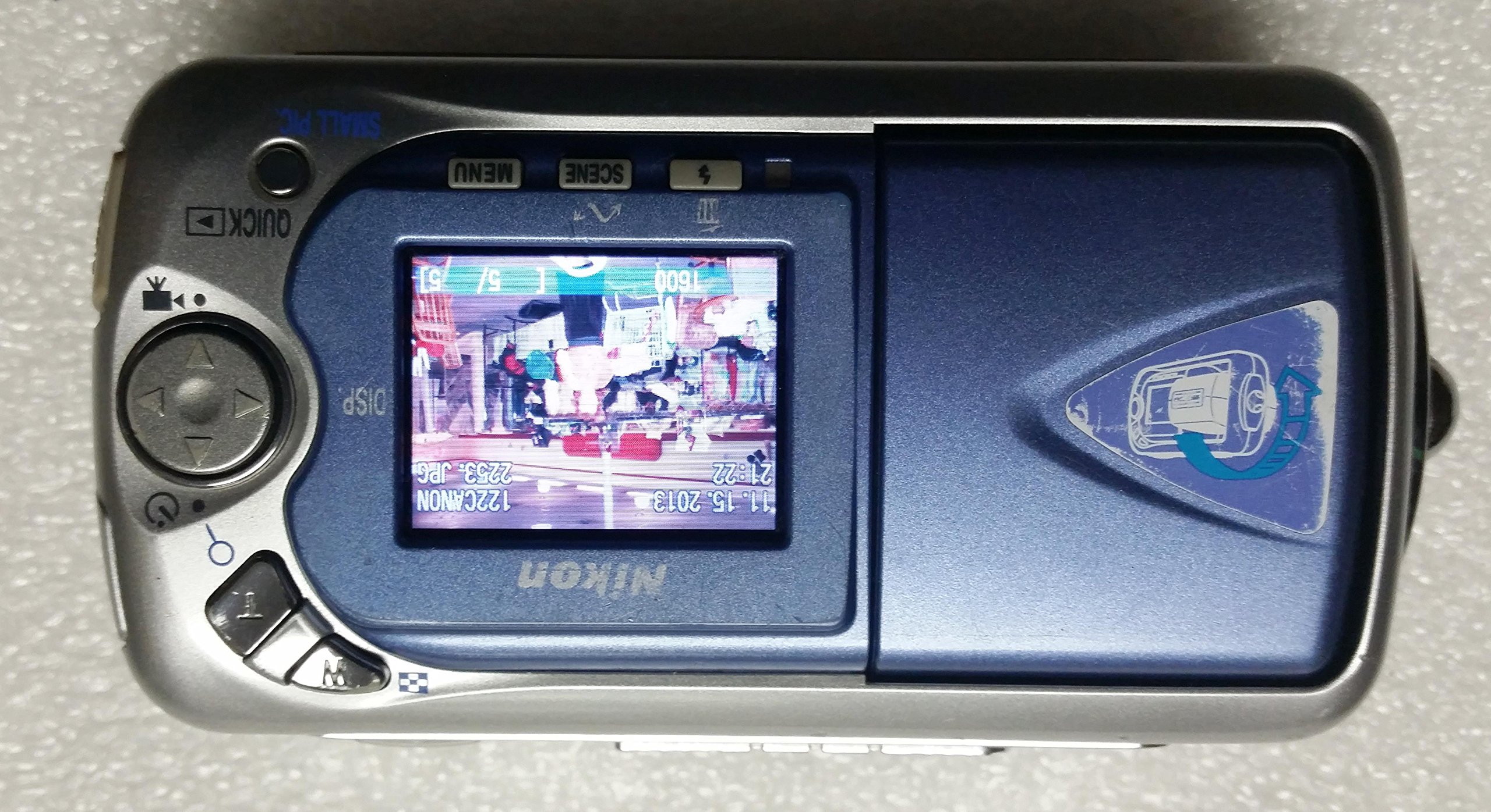 Amazon | Nikon Coolpix 2500 2MP デジタルカメラ 光学ズーム3倍