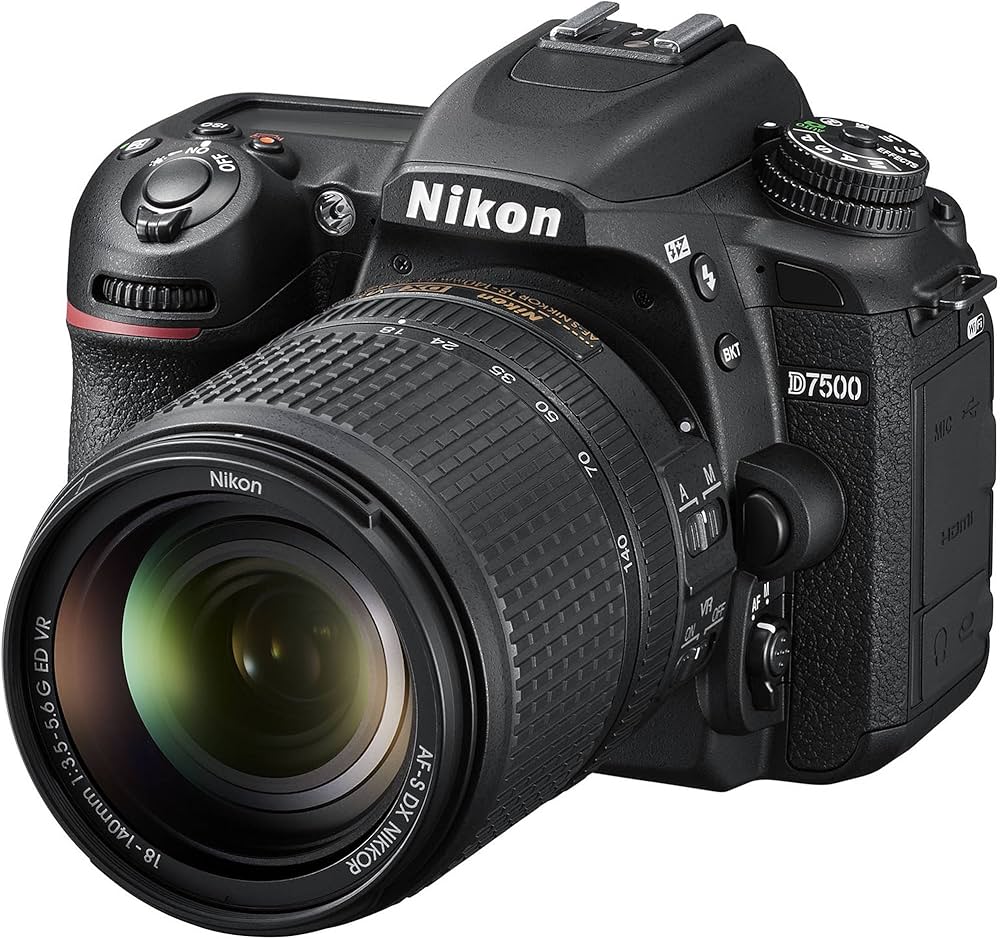 Amazon | Nikon D7500 デジタル一眼レフカメラ 18-140mm VRレンズ(1582