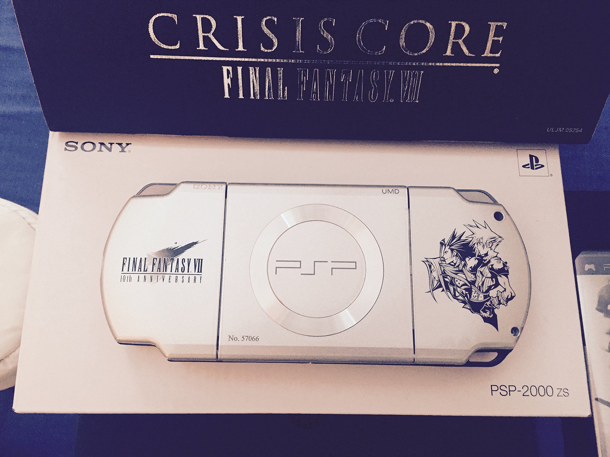 Amazon | クライシス コア -ファイナルファンタジーVII-(FFVII 10th