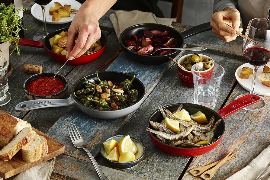 Amazon｜staub ストウブ 「 スキレット グレー 16cm 」 フライパン