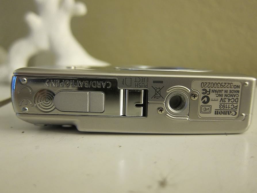 Amazon.com : Canon PowerShot SD600 6MP Digital Elph Camera with 3x