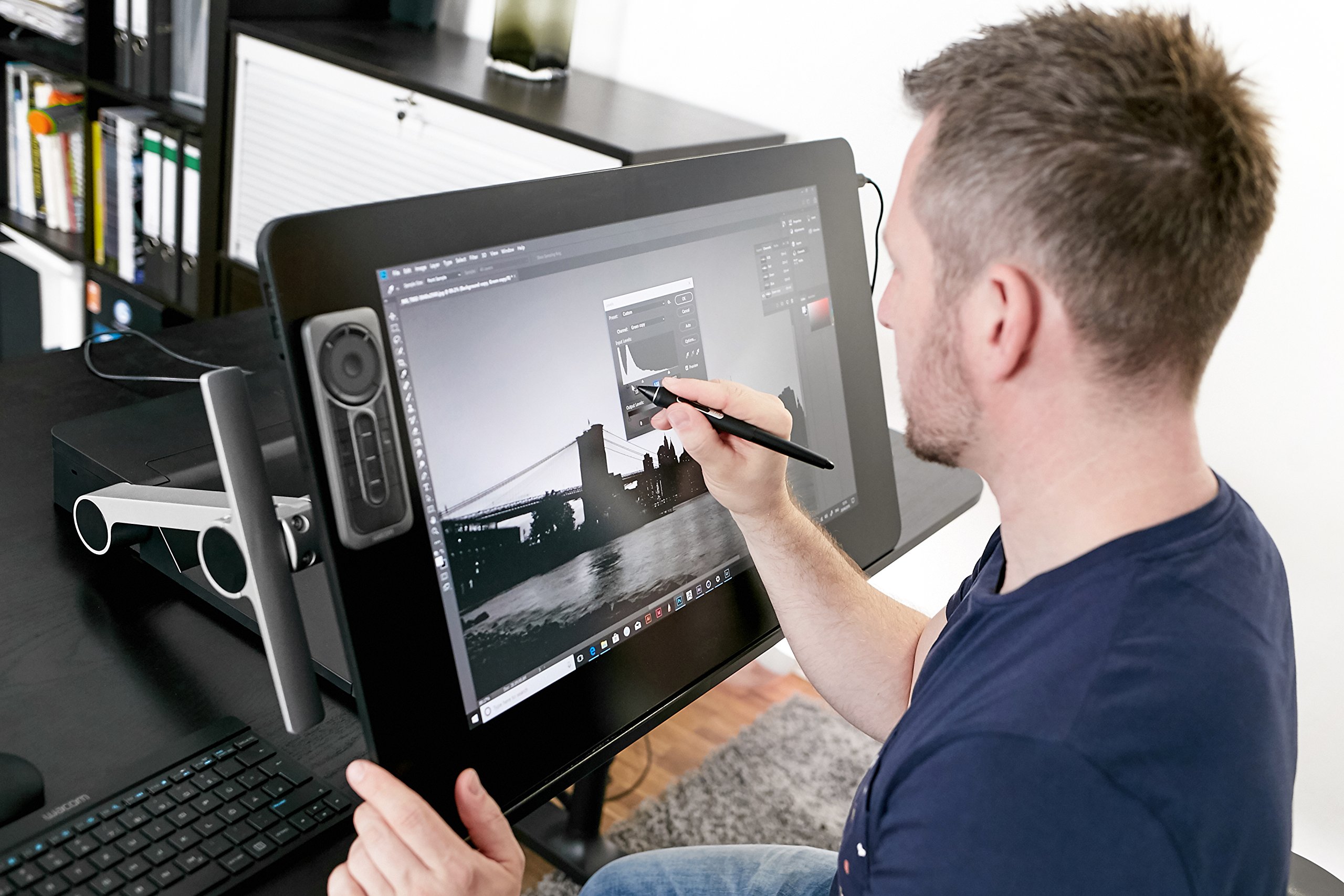 Amazon.co.jp: ワコム Wacom Cintiq Pro 24専用スタンド Wacom Ergo
