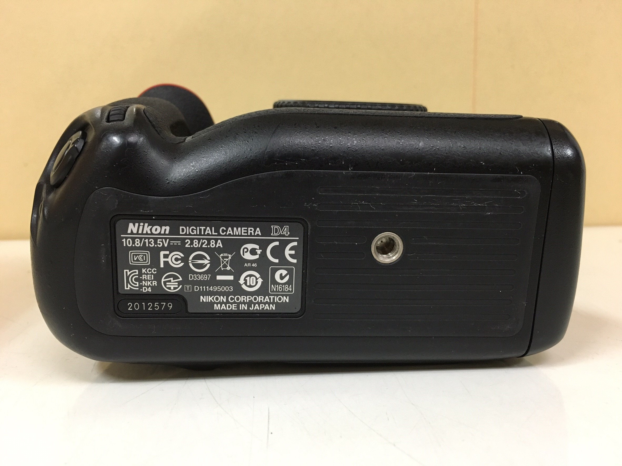 Amazon | Nikon デジタル一眼レフカメラ D4 ボディー D4 | デジタル