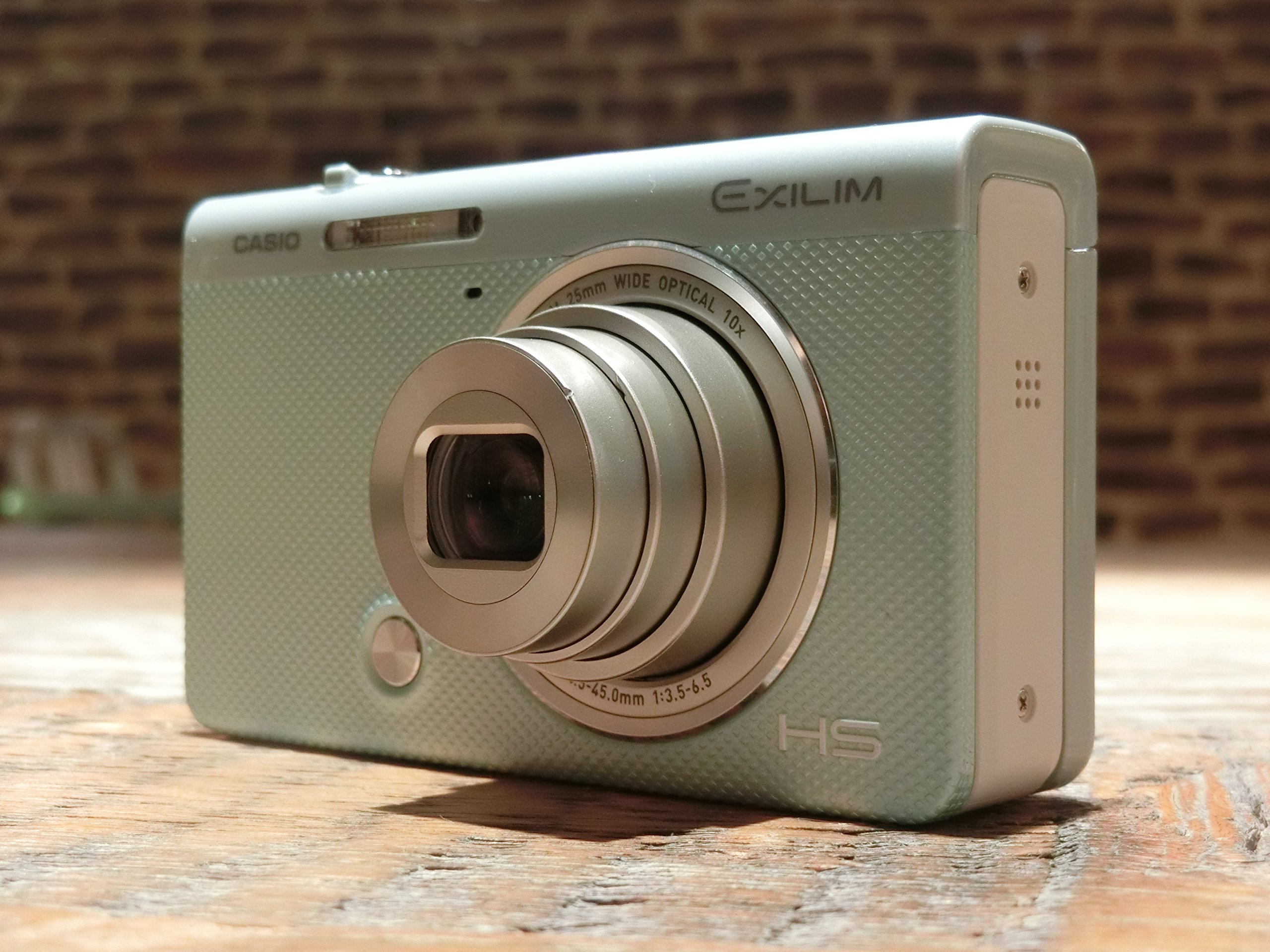 Amazon | CASIO デジタルカメラ EXILIM EX-ZR60GN 自分撮りチルト液晶