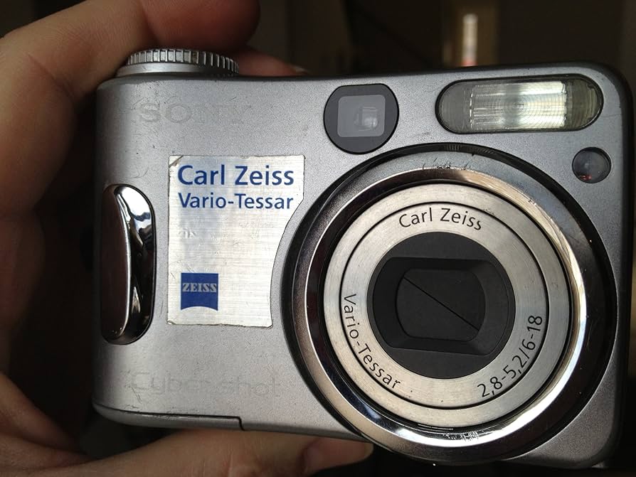 Amazon.com : Sony Cybershot DSCS60 4.1 MP Digital Camera with 3x