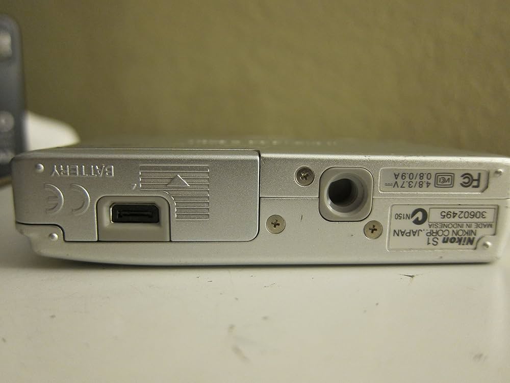 Amazon | Nikon Coolpix s1 5.1 MP slim-designデジタルカメラwith 3 x