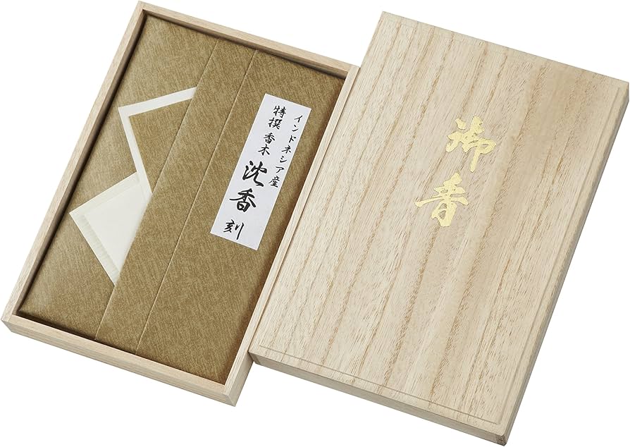 Amazon.co.jp: インドネシア産特撰香木沈香 刻 30g : ホーム＆キッチン