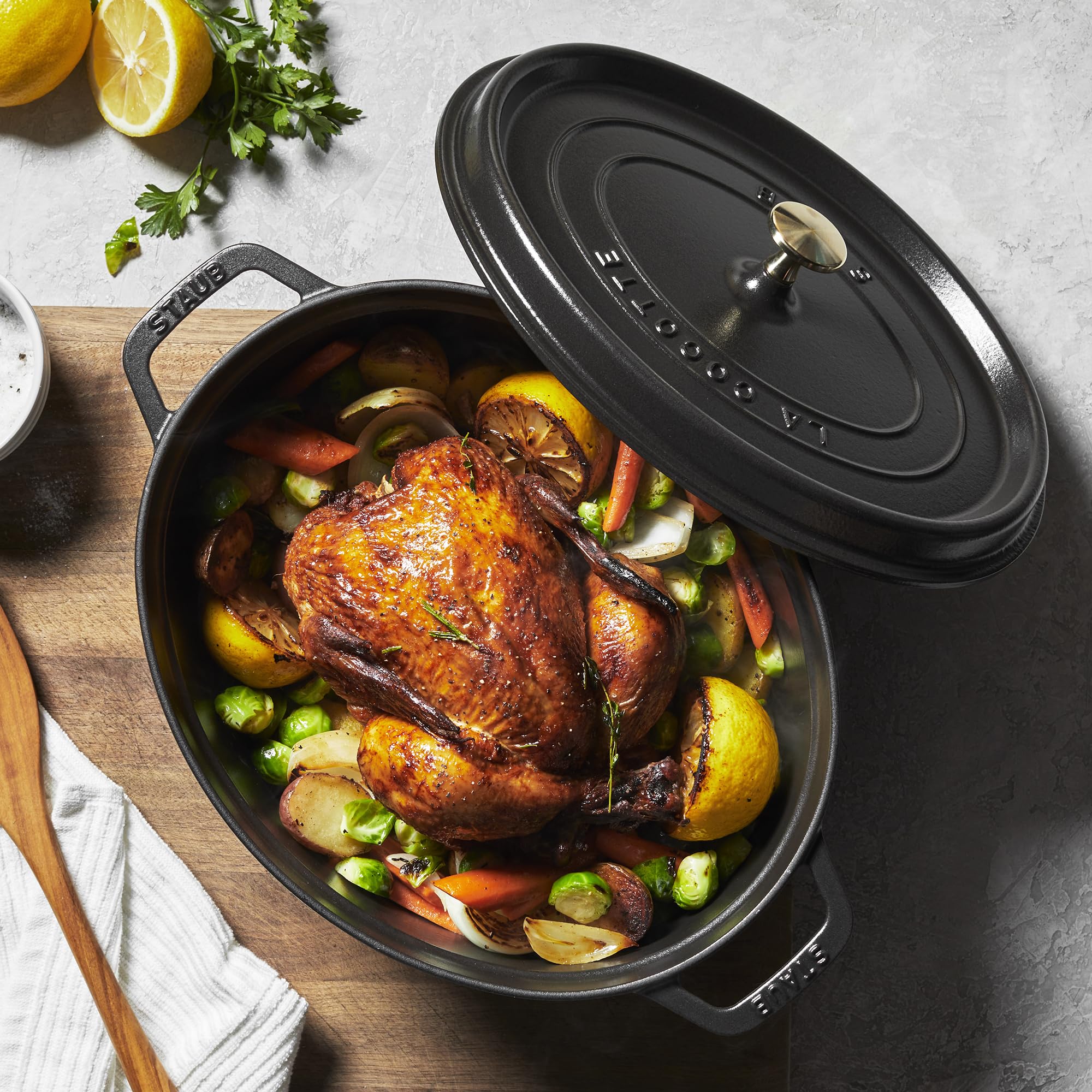 Amazon｜staub ストウブ 「 ピコ ココット オーバル ブラック 37cm