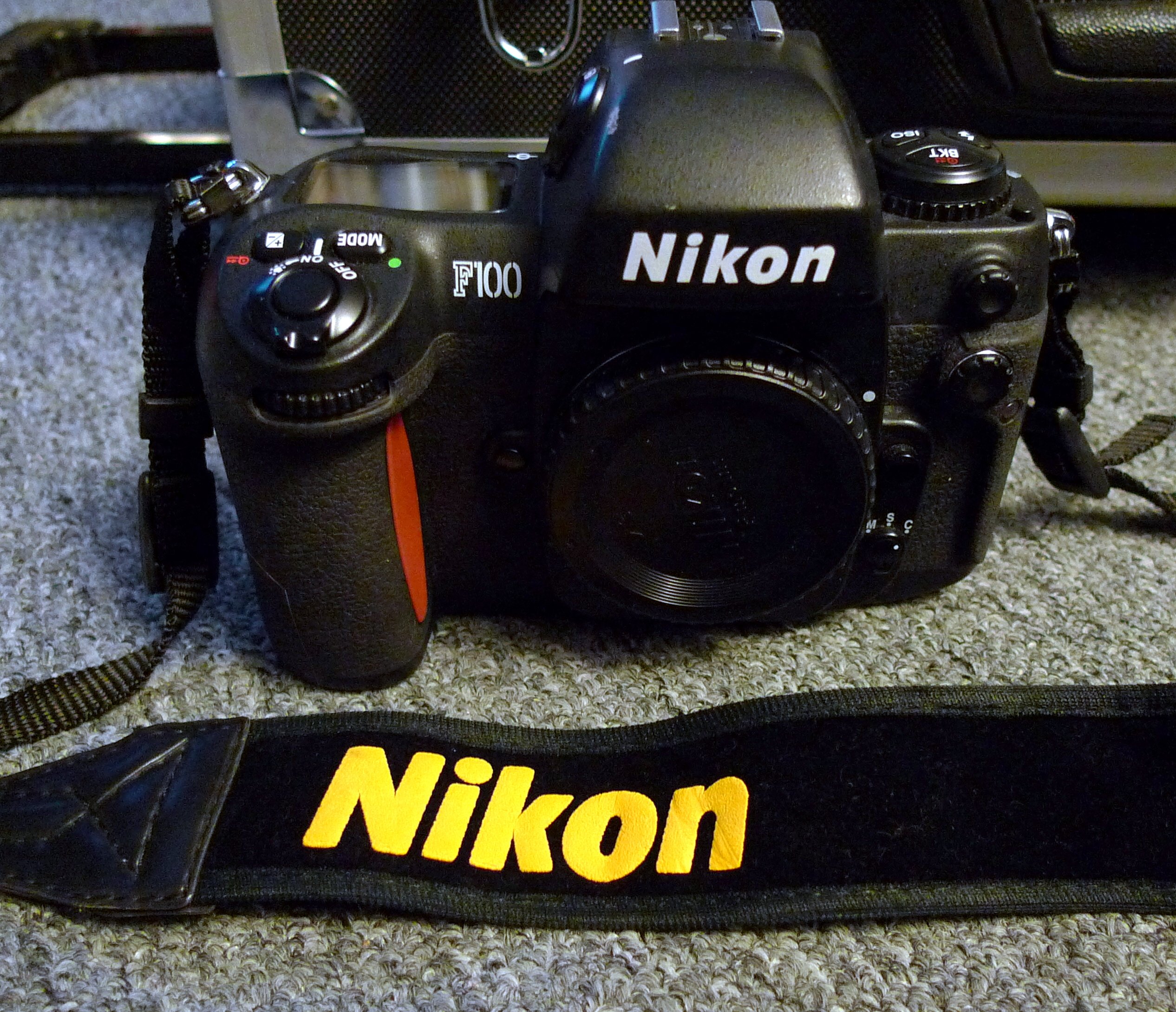 Amazon.com: NIKON F100 35mm SLR Camera Body : Electronics