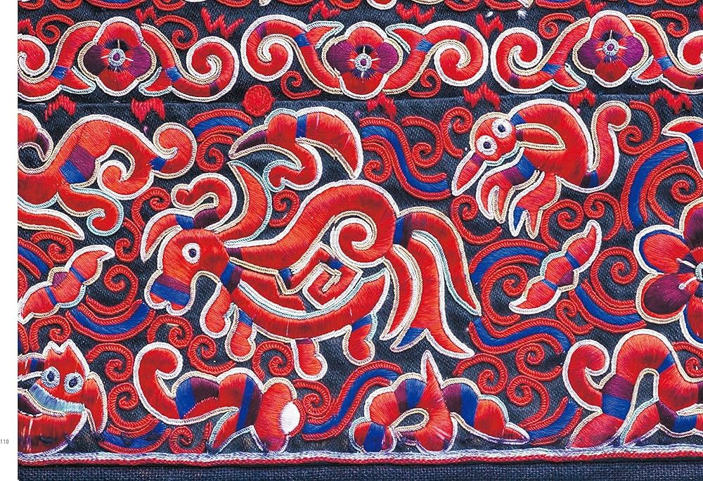 ミャオ族の刺繍とデザイン | 苗族刺繍博物館 |本 | 通販 | Amazon