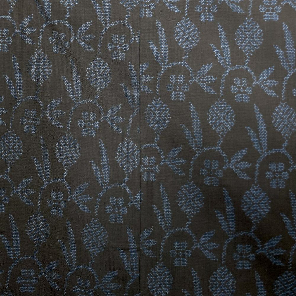 中古）大島紬 黒 カジュアル 笹蔓 茂田絹織物 証紙あり 袷 M【身丈