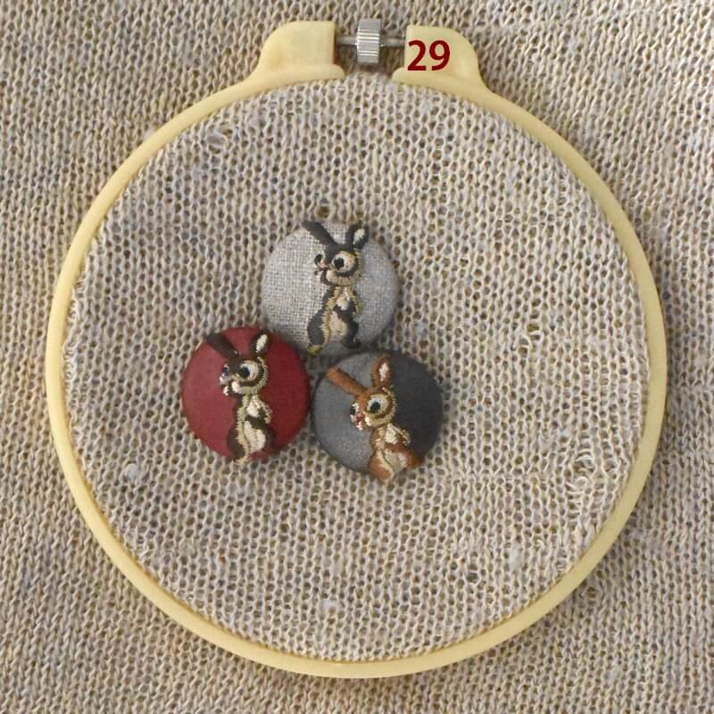 うさぎ刺繍くるみボタンアクセサリー:29mm｜mimi刺繍｜東京・吉祥寺の