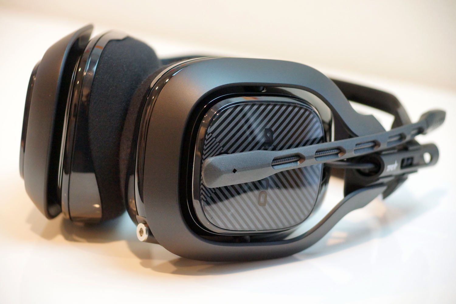 Logicool ASTRO A40 TRのイヤーパッドを修理する場合