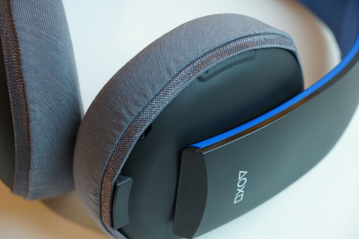 SONY CUHJ-15001のイヤーパッドを修理する場合：スーパーストレッチ