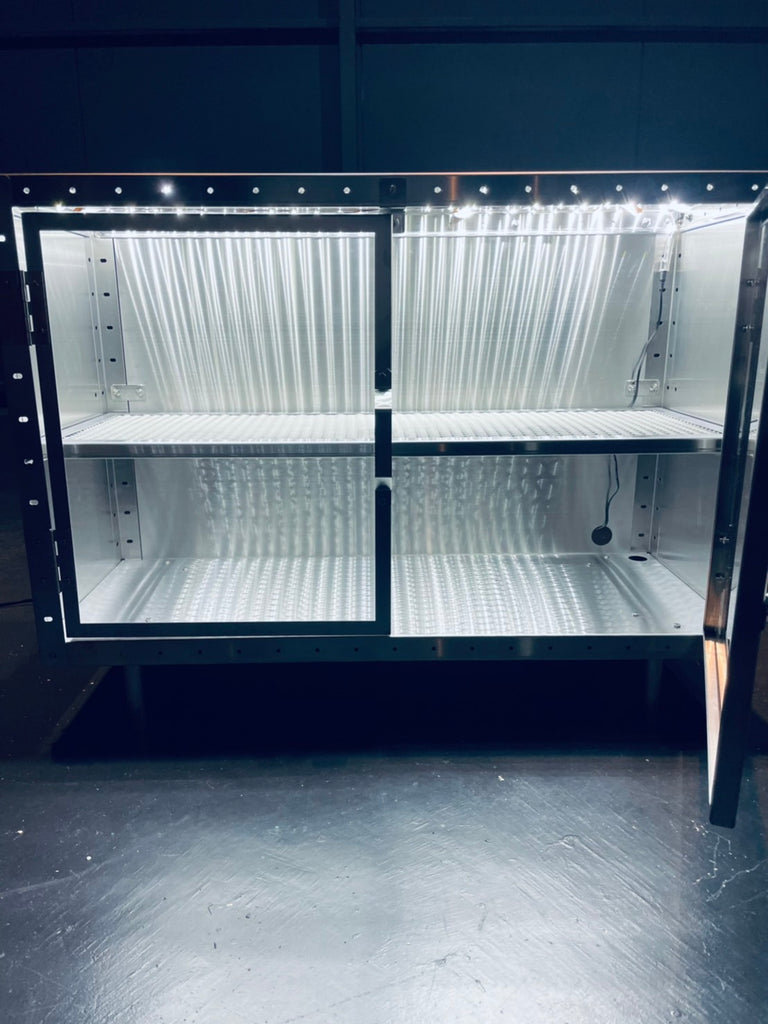 SHOWCASE（short) – MILLS