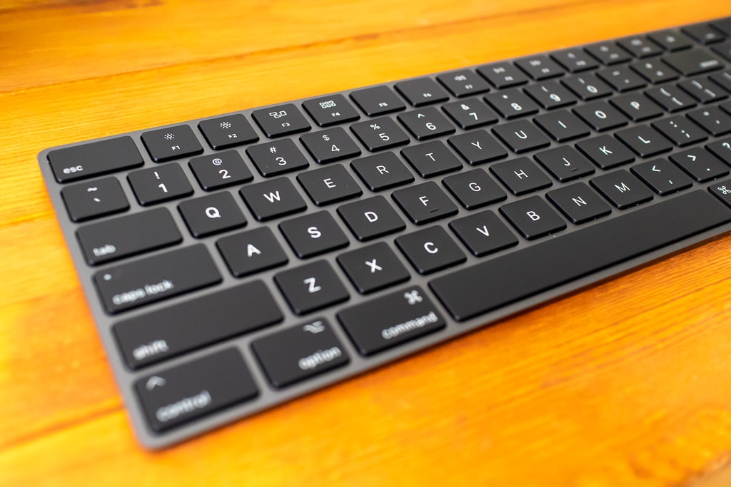 Magic Keyboard スペースグレイレビュー：カッコよすぎなダークカラー