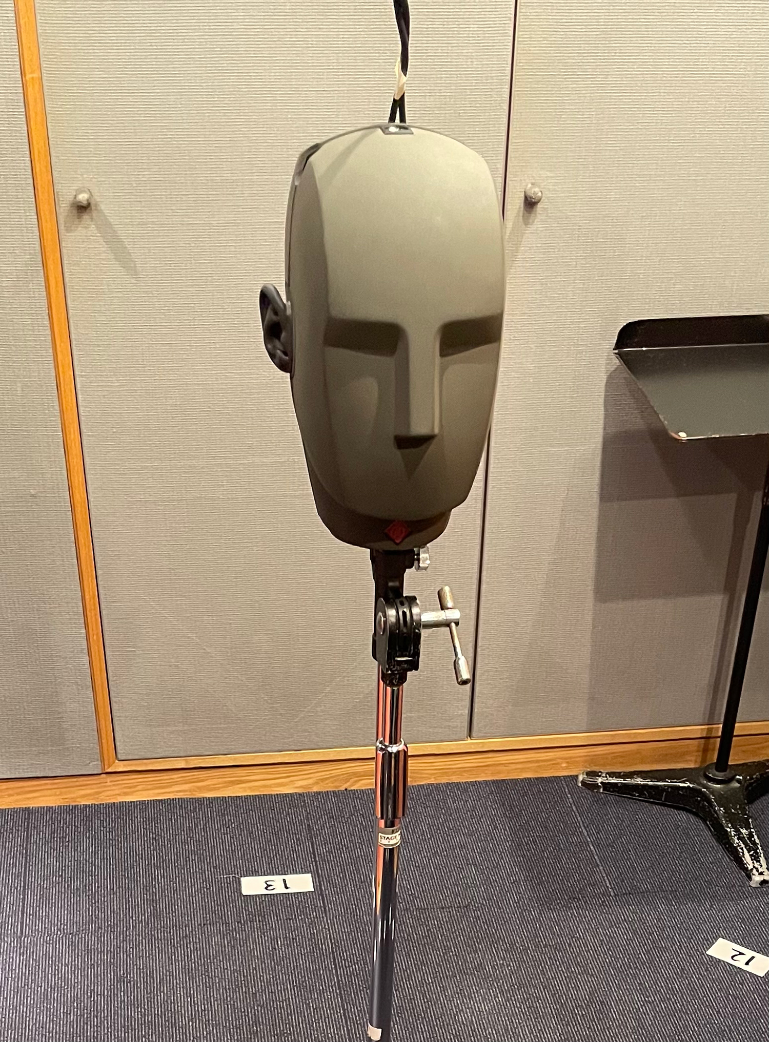 ダミーヘッドマイクを使用したバイノーラル収録～通常のボイス収録との