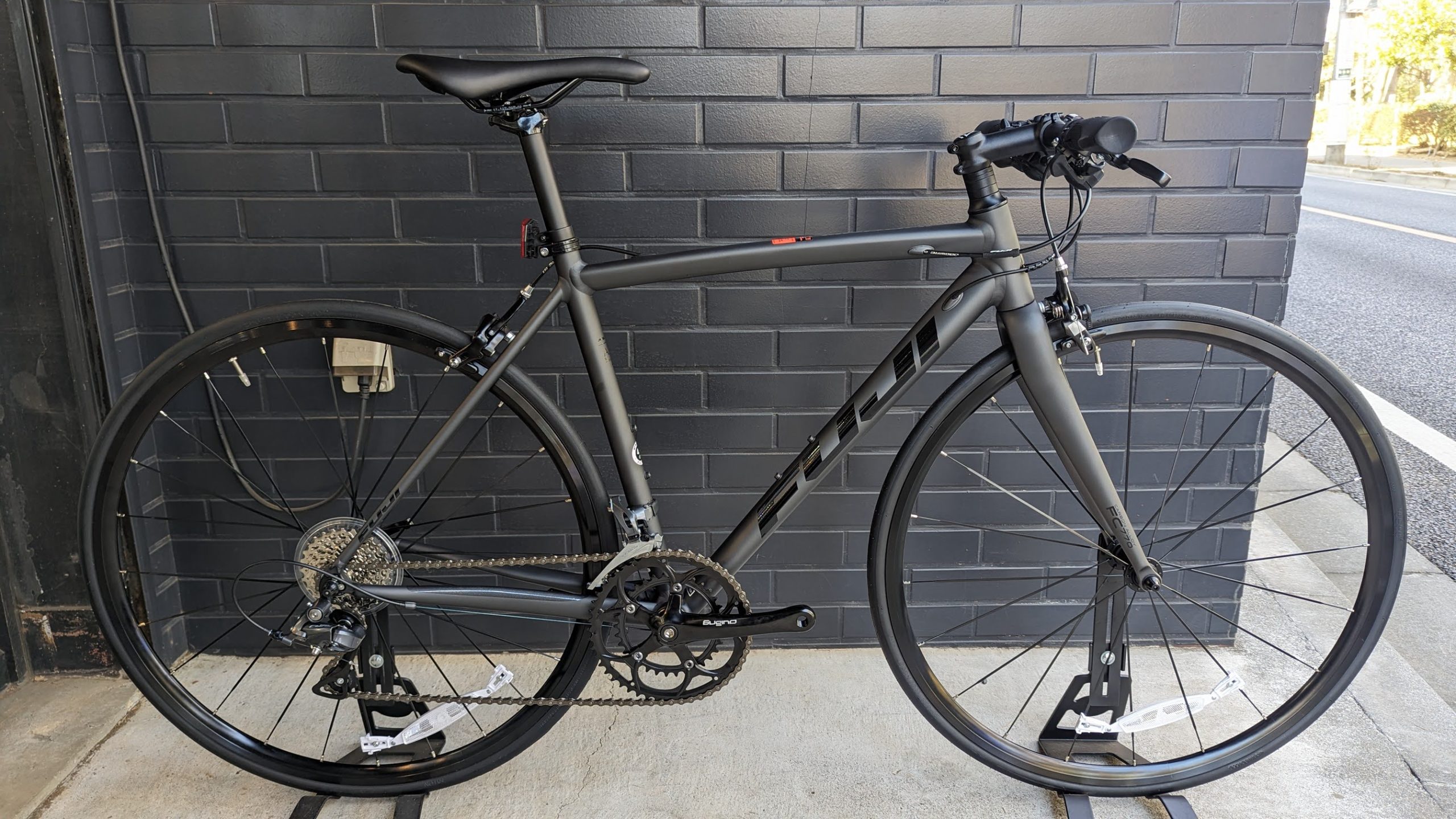 ﾌﾗｯﾄﾊﾞｰﾛｰﾄﾞ】FUJI MADCAP 入荷！【ﾏｯﾄﾞｷｬｯﾌﾟ】 | 自転車のことなら